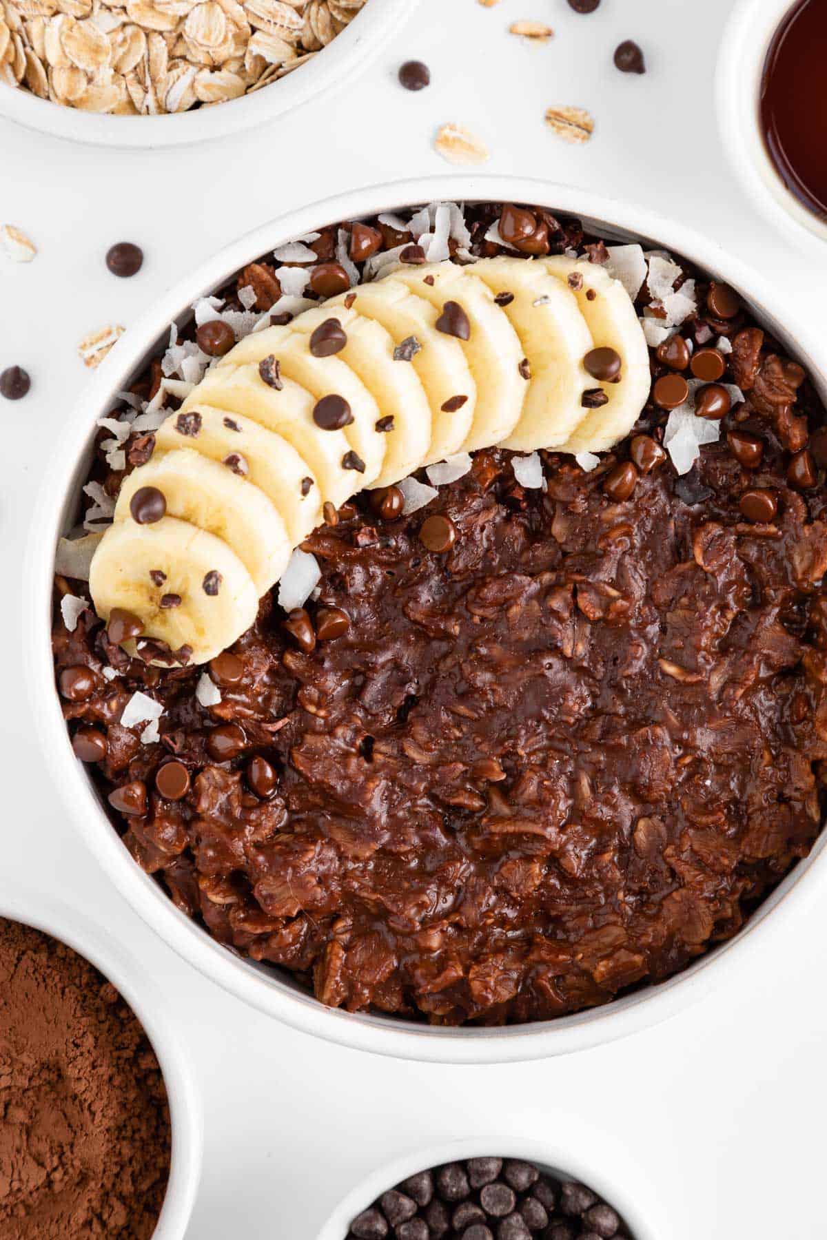 Chocolate Oatmeal {Easy Breakfast with Topping Ideas} –