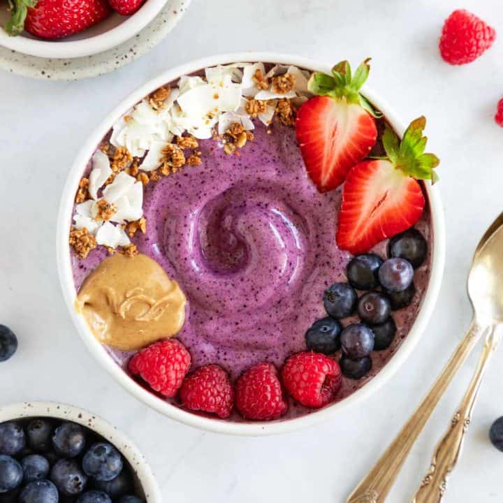 Berry Smoothie Bowl - Purely Kaylie