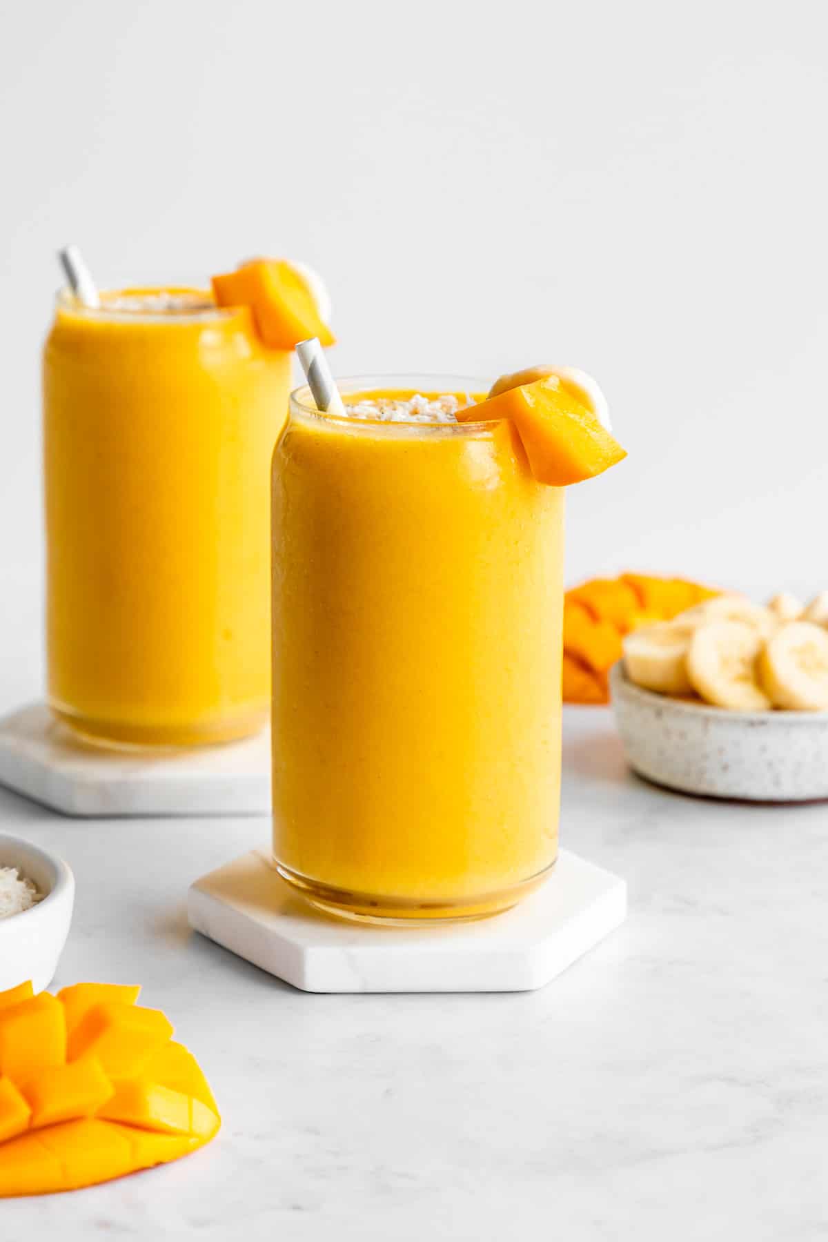 https://www.purelykaylie.com/wp-content/uploads/2021/07/mango-banana-smoothie-3.jpg
